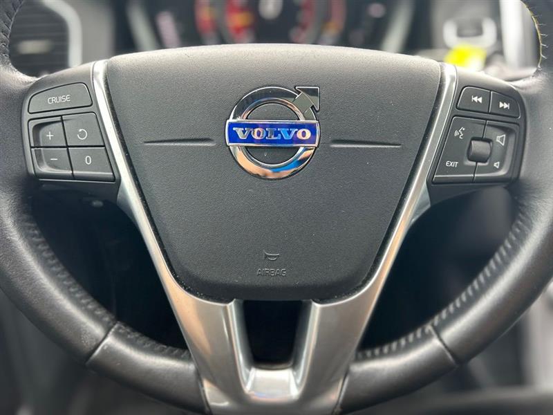 2017 VOLVO XC60 DYNAMIC