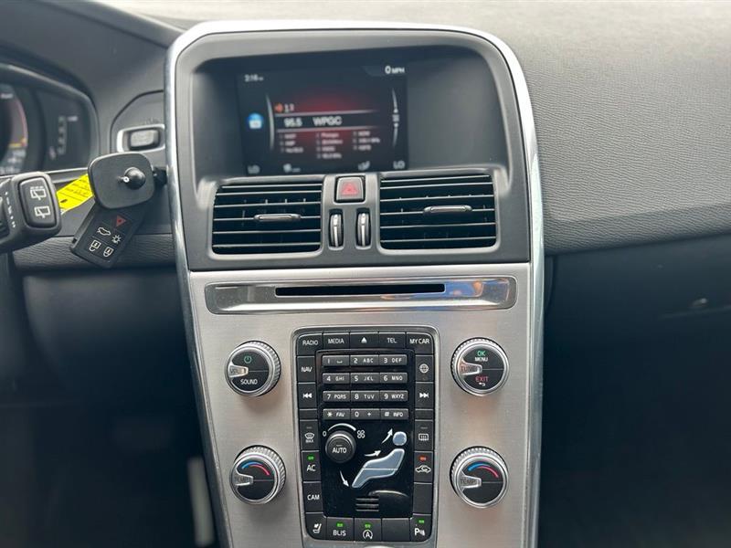 2017 VOLVO XC60 DYNAMIC