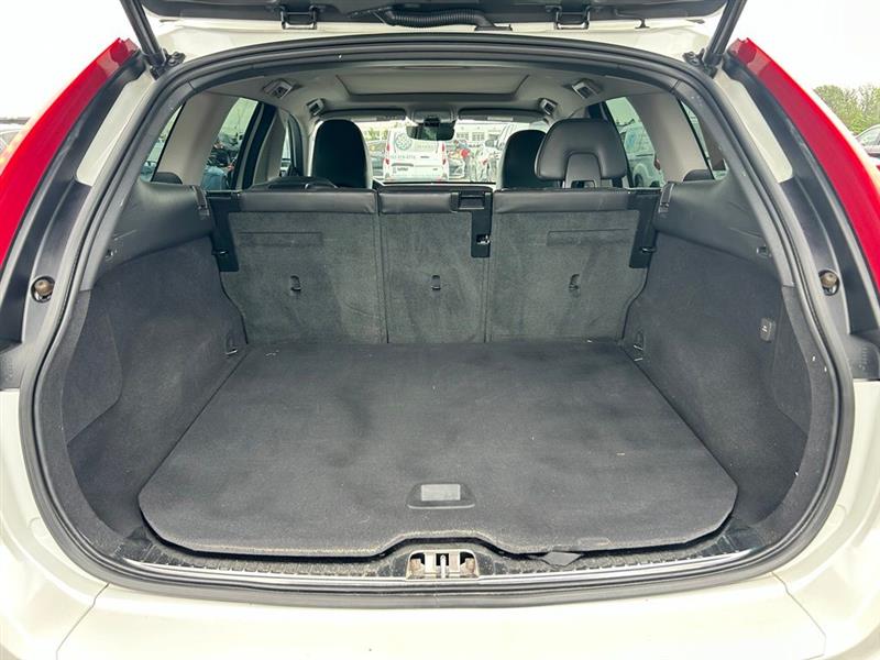 2017 VOLVO XC60 DYNAMIC