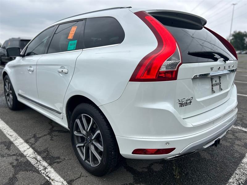 2017 VOLVO XC60 DYNAMIC