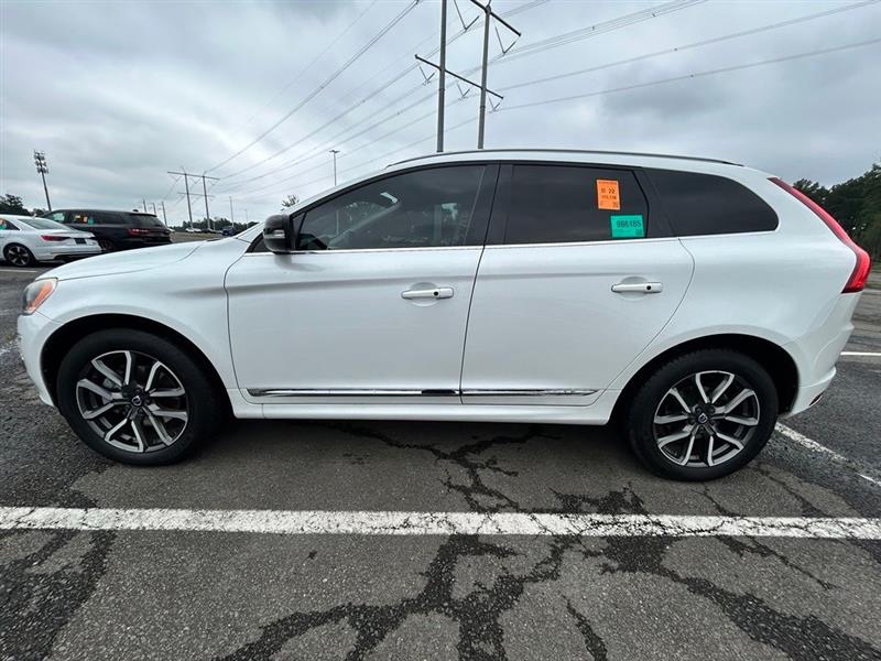2017 VOLVO XC60 DYNAMIC