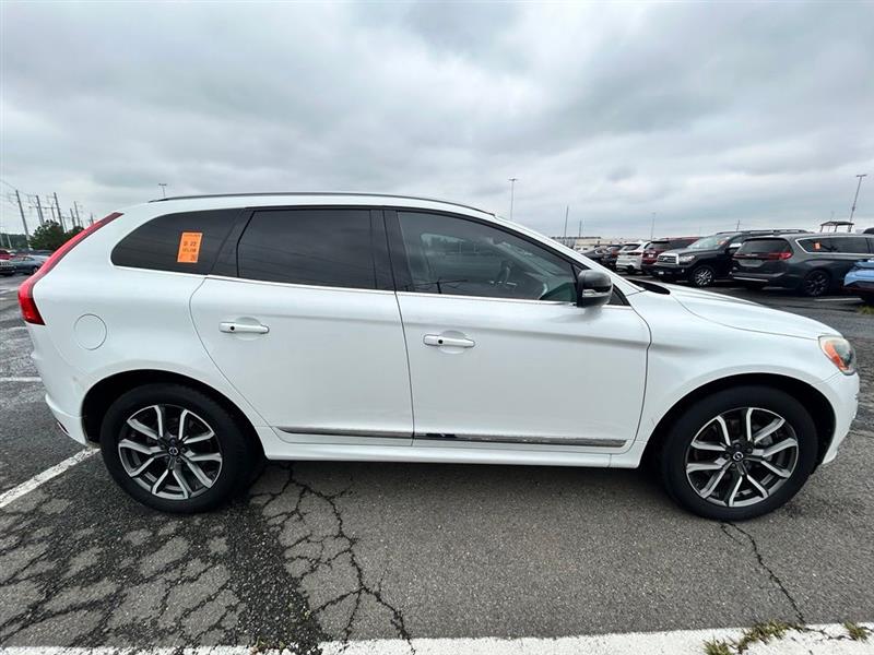2017 VOLVO XC60 DYNAMIC