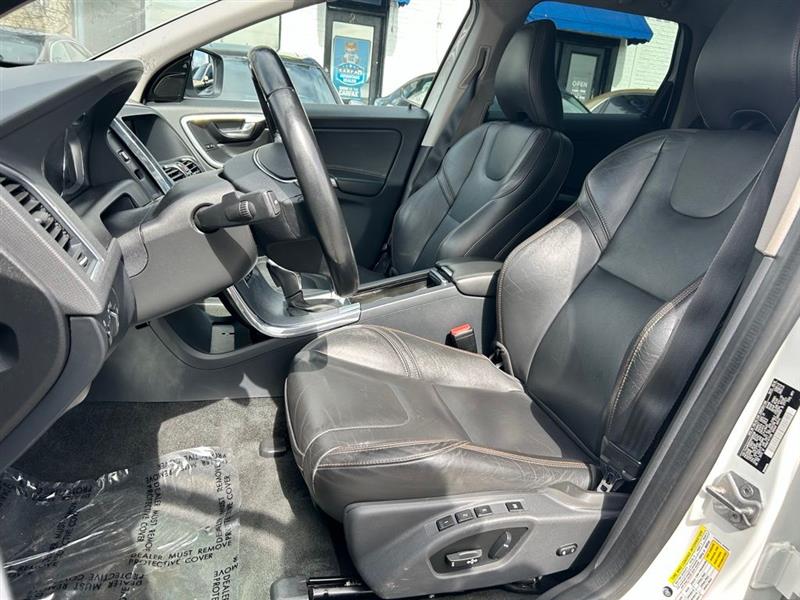 2017 VOLVO XC60 DYNAMIC