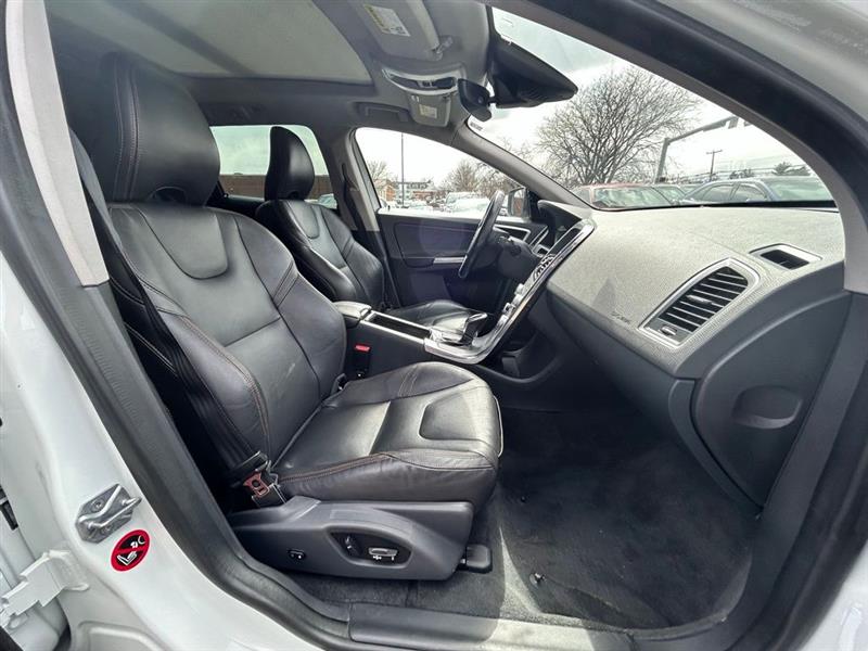 2017 VOLVO XC60 DYNAMIC