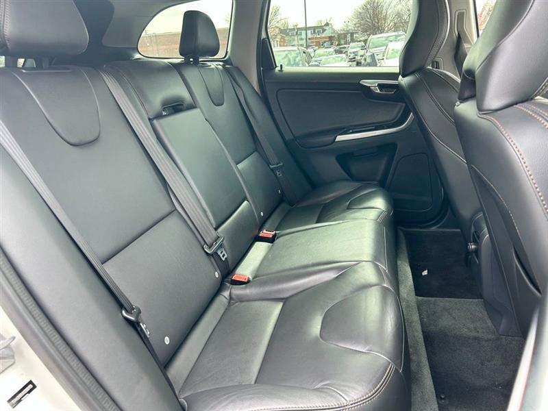 2017 VOLVO XC60 DYNAMIC