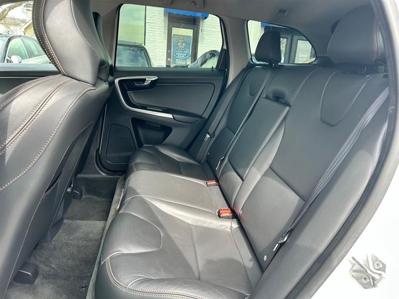 2017 VOLVO XC60 DYNAMIC