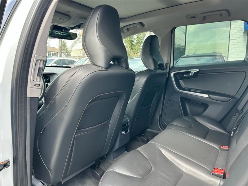 2017 VOLVO XC60 DYNAMIC