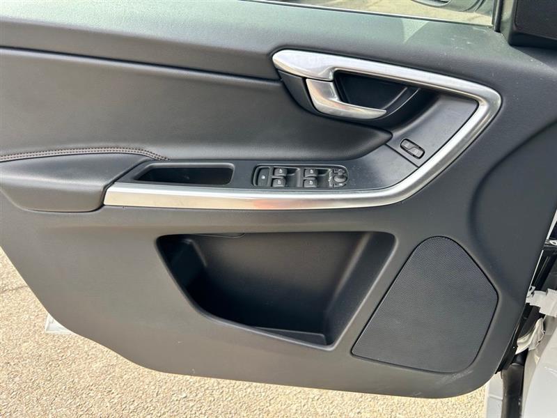 2017 VOLVO XC60 DYNAMIC