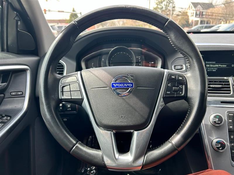 2017 VOLVO XC60 DYNAMIC