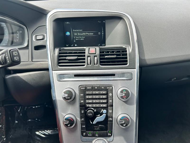 2017 VOLVO XC60 DYNAMIC