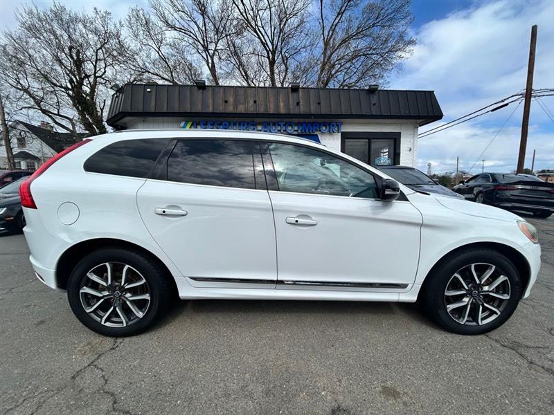 2017 VOLVO XC60 DYNAMIC