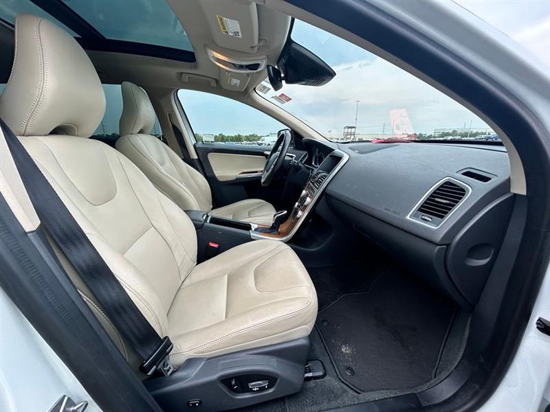 2017 VOLVO XC60 INSCRIPTION