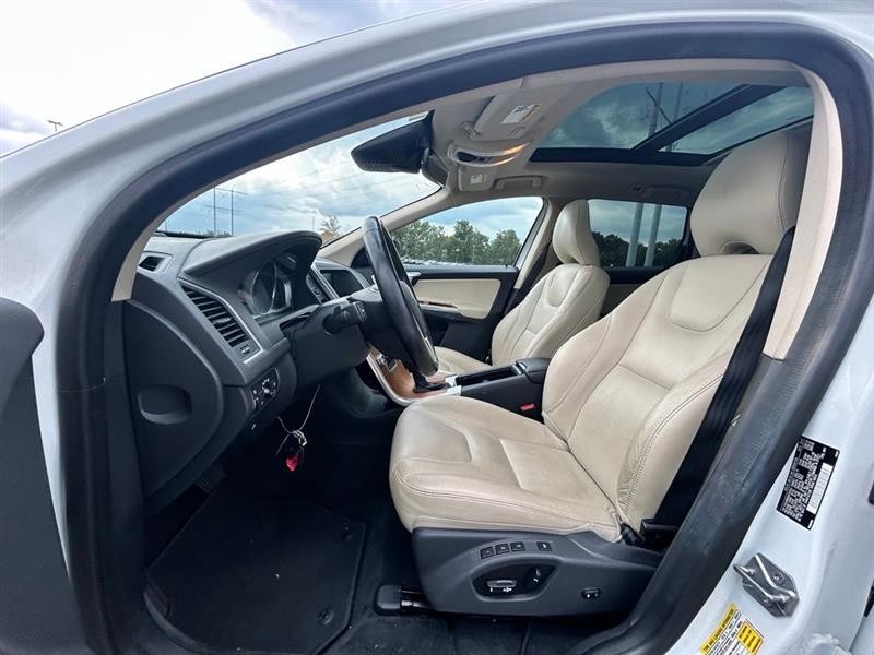 2017 VOLVO XC60 INSCRIPTION