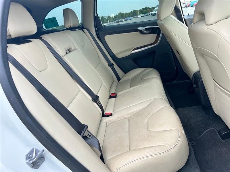 2017 VOLVO XC60 INSCRIPTION