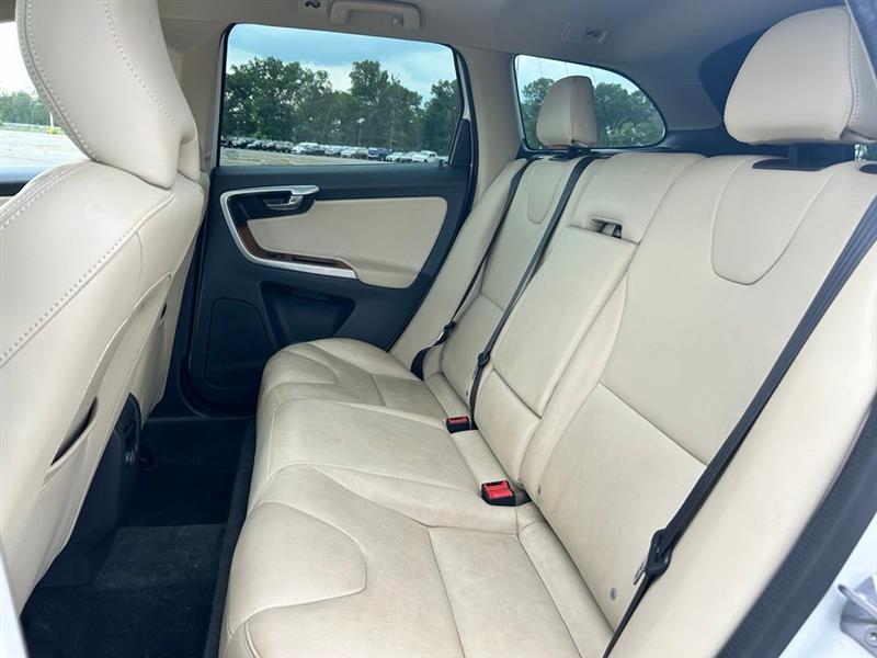 2017 VOLVO XC60 INSCRIPTION