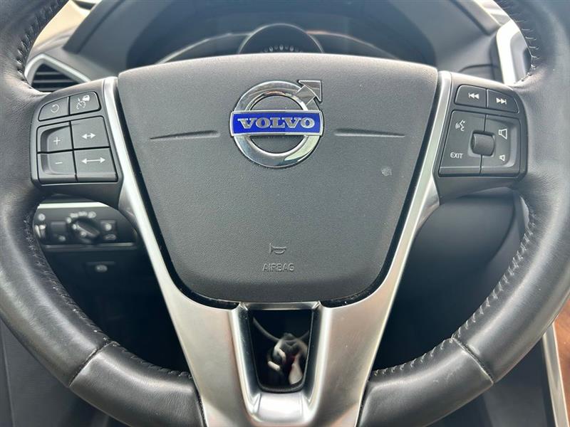 2017 VOLVO XC60 INSCRIPTION