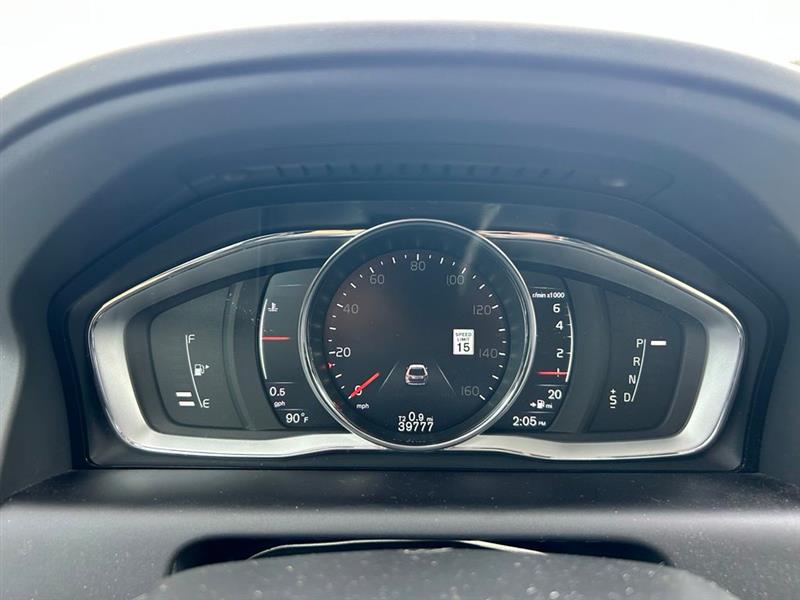 2017 VOLVO XC60 INSCRIPTION