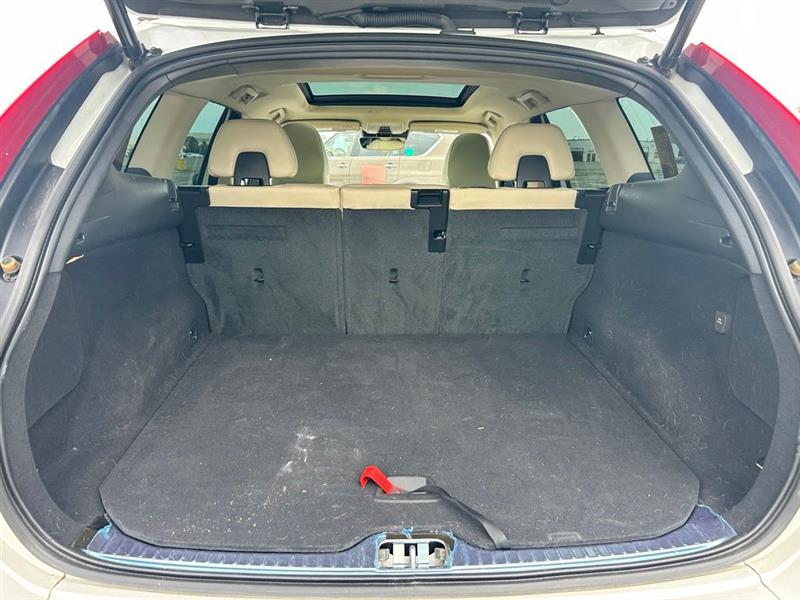 2017 VOLVO XC60 INSCRIPTION