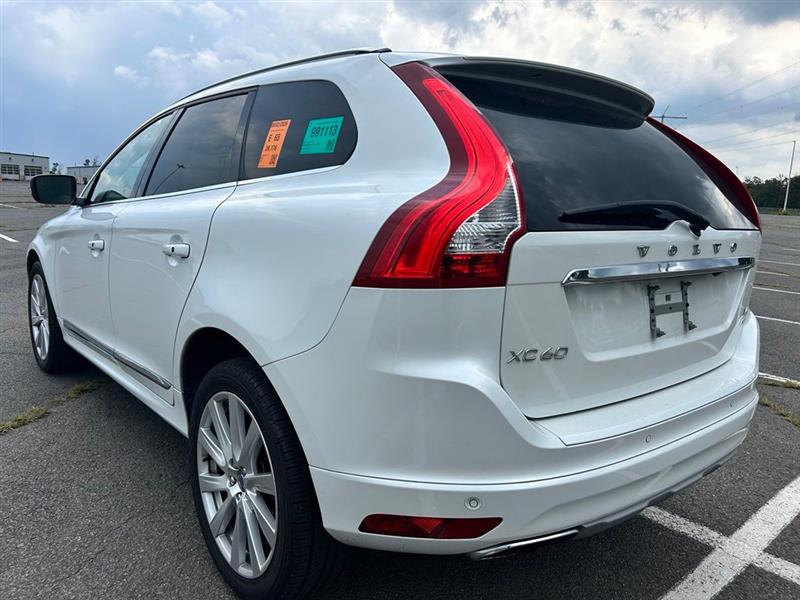 2017 VOLVO XC60 INSCRIPTION