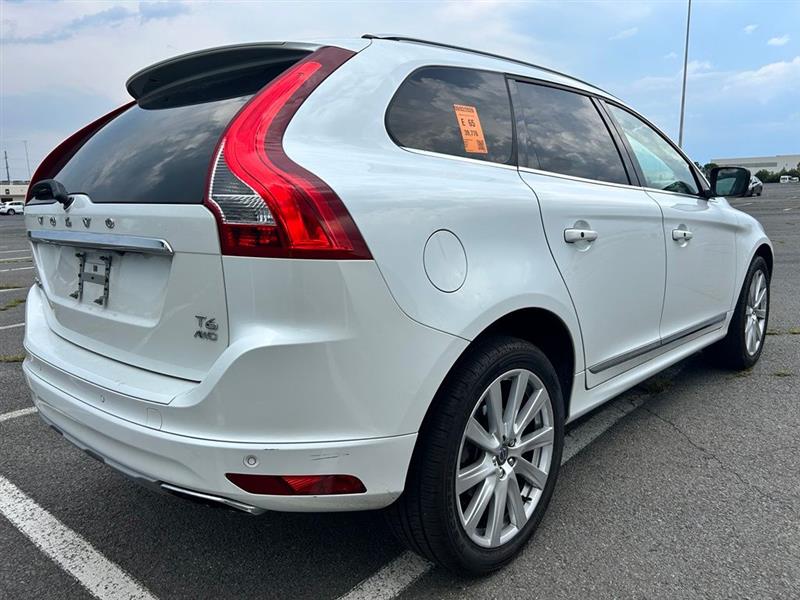 2017 VOLVO XC60 INSCRIPTION