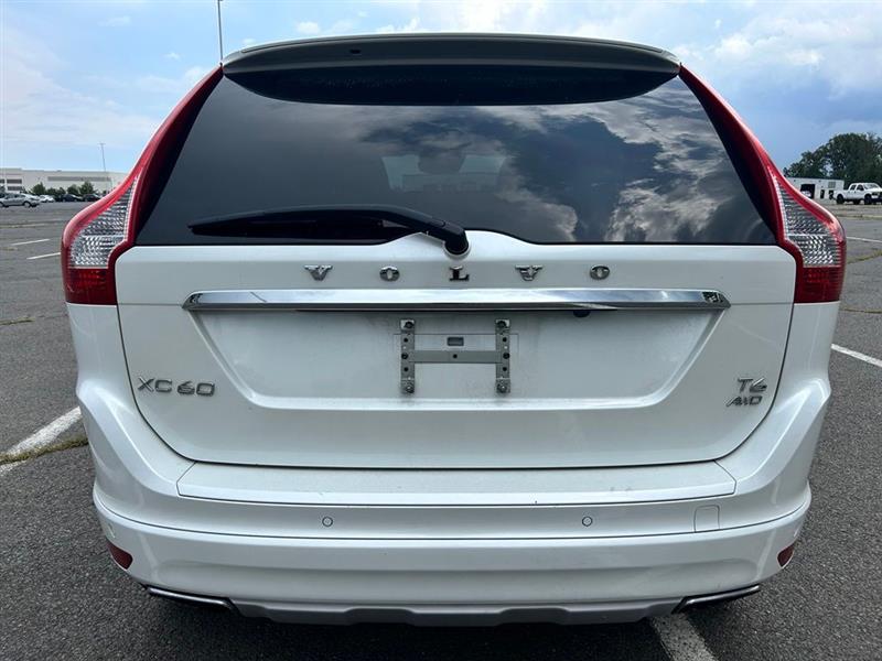 2017 VOLVO XC60 INSCRIPTION