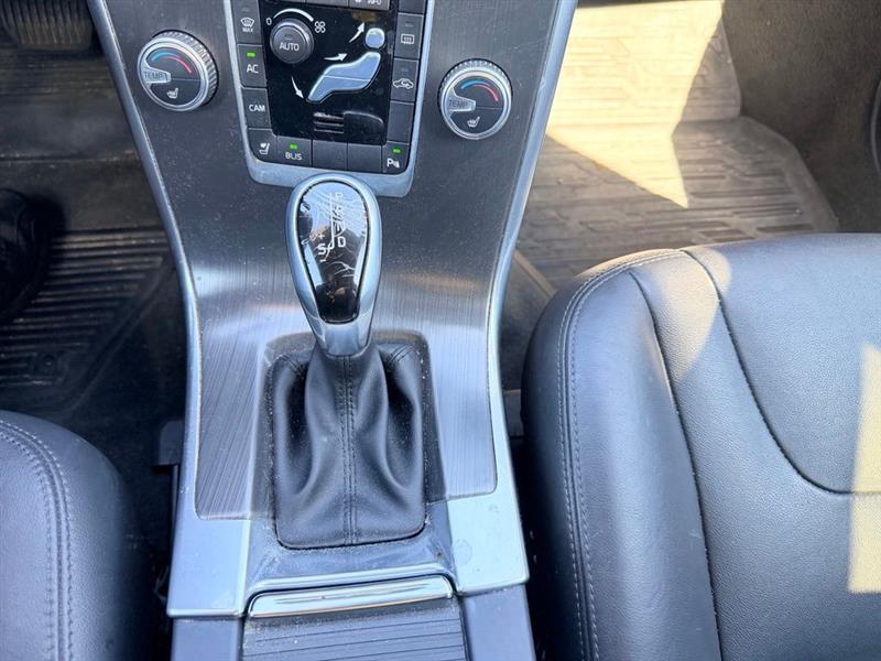 2016 VOLVO XC60 T5 PREMIER