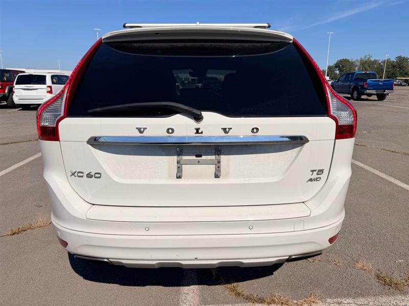 2016 VOLVO XC60 T5 PREMIER