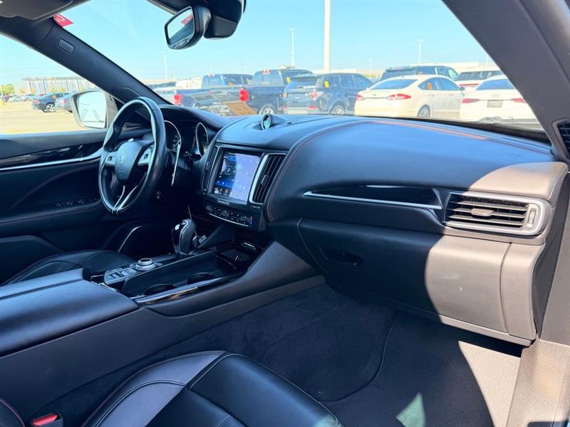 2017 MASERATI LEVANTE 