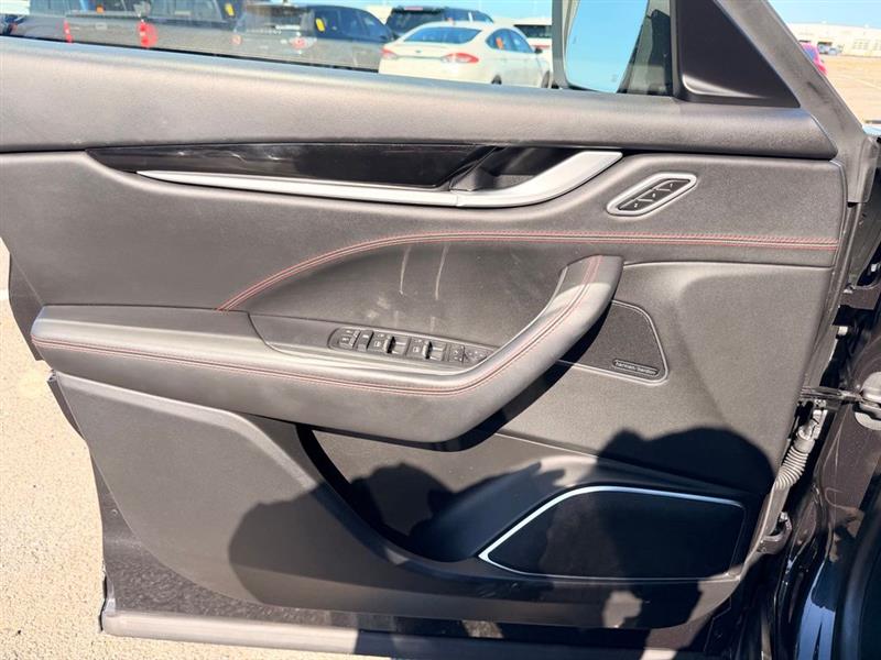 2017 MASERATI LEVANTE 