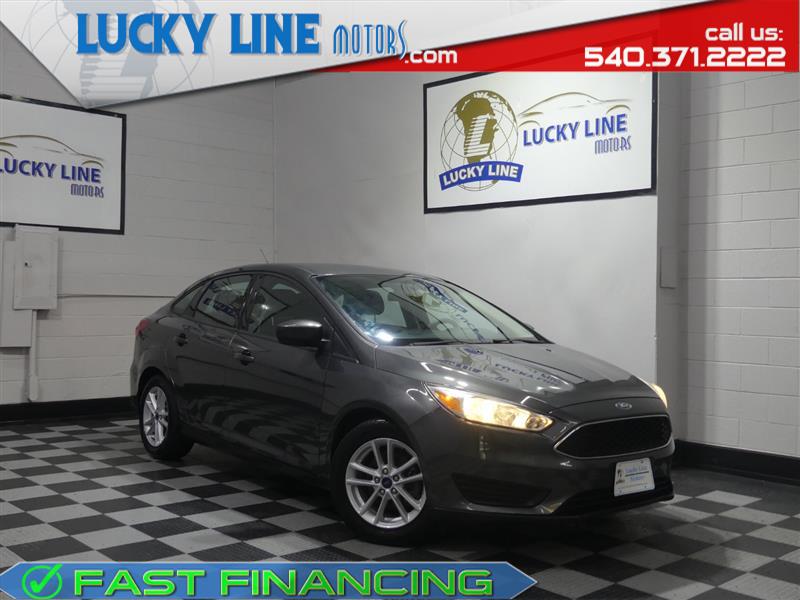 2018 Ford Focus Sedan SE's photo