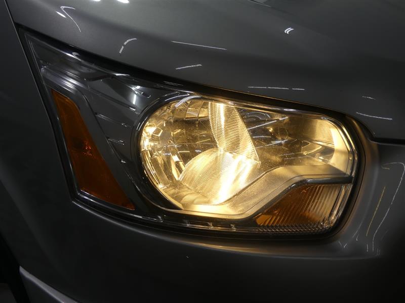 2020 Ford Transit Passenger Van XLT - Photo 12