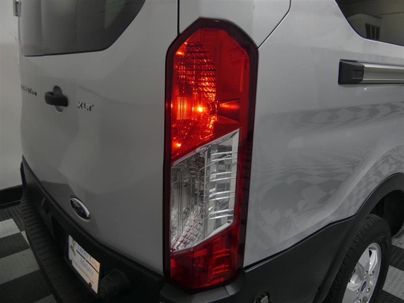2020 Ford Transit Passenger Van XLT - Photo 13