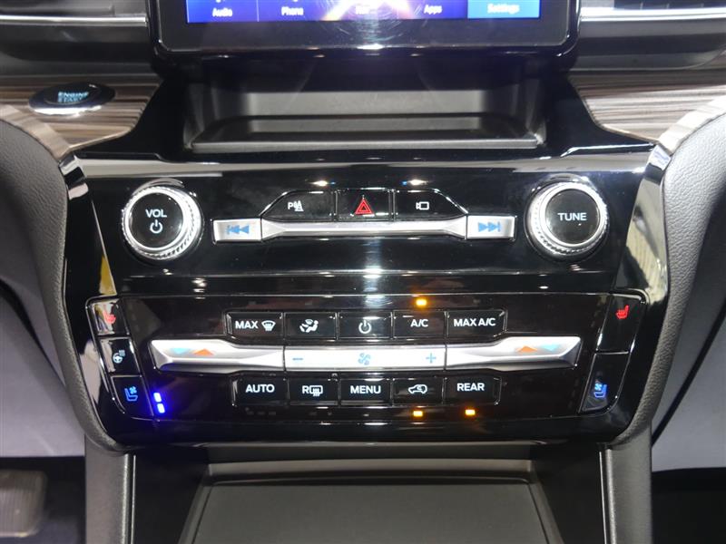 2023 Ford Explorer Limited - Photo 38