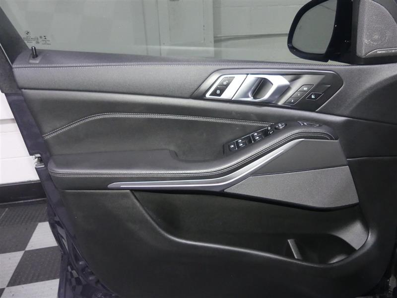 2020 BMW X5 M50i - Photo 18