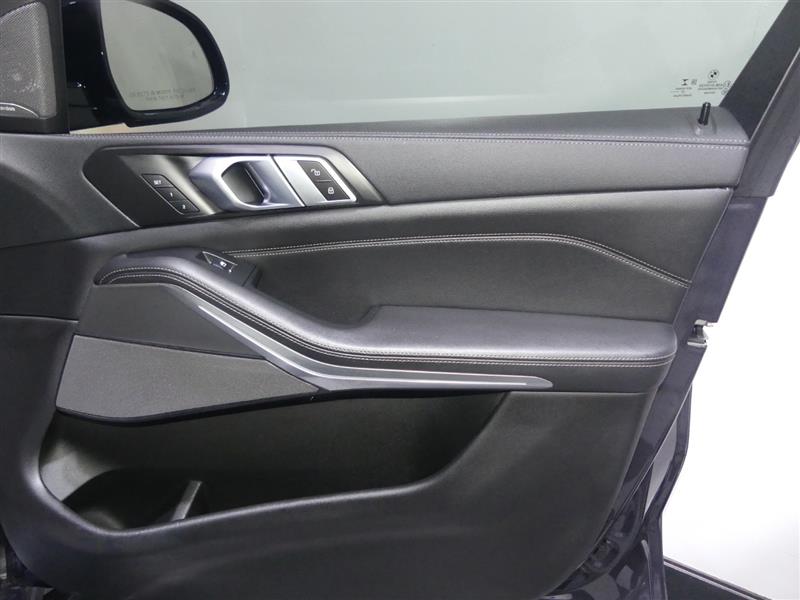2020 BMW X5 M50i - Photo 19