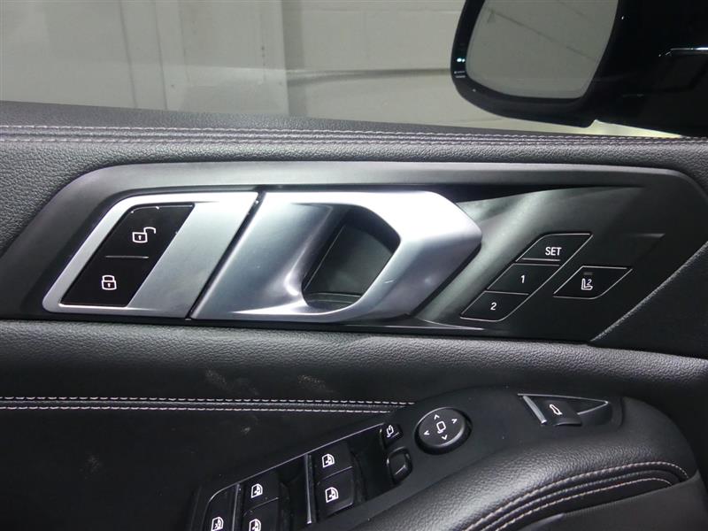 2020 BMW X5 M50i - Photo 20
