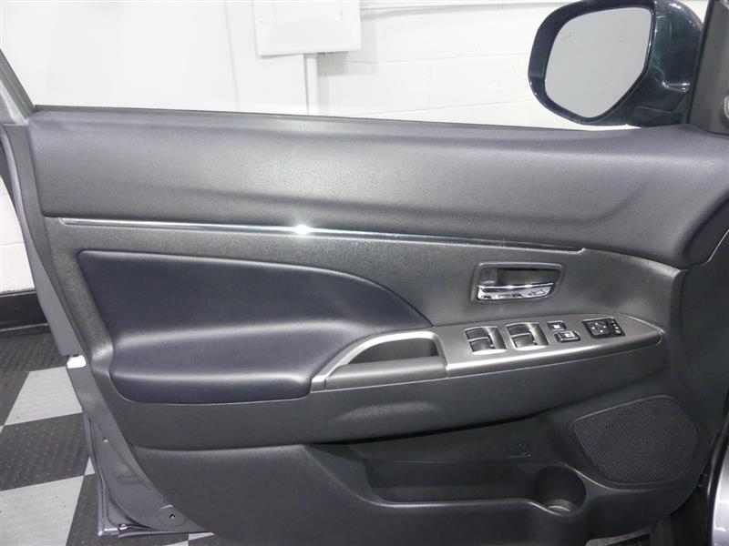 2025 Mitsubishi Outlander Sport SE - Photo 18
