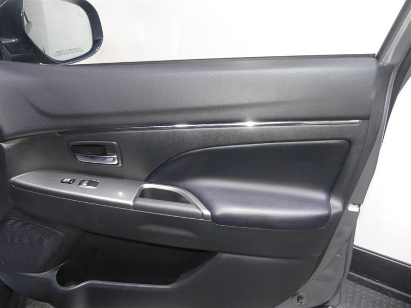 2025 Mitsubishi Outlander Sport SE - Photo 19