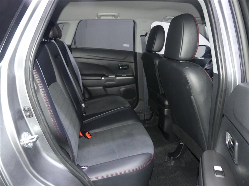2025 Mitsubishi Outlander Sport SE - Photo 28