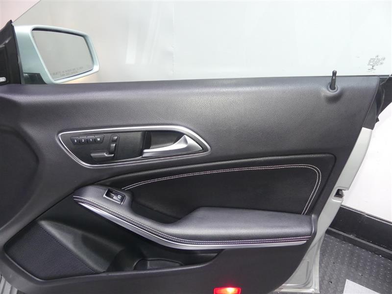 2015 Mercedes-Benz CLA-Class CLA250 - Photo 17