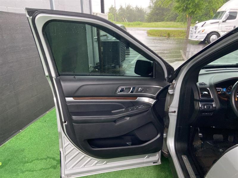 2019 Ford Explorer Limited - Photo 32