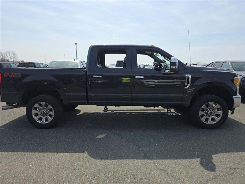2017 Ford F-250 Lariat 4x4 Crew Cab 8' Box's photo