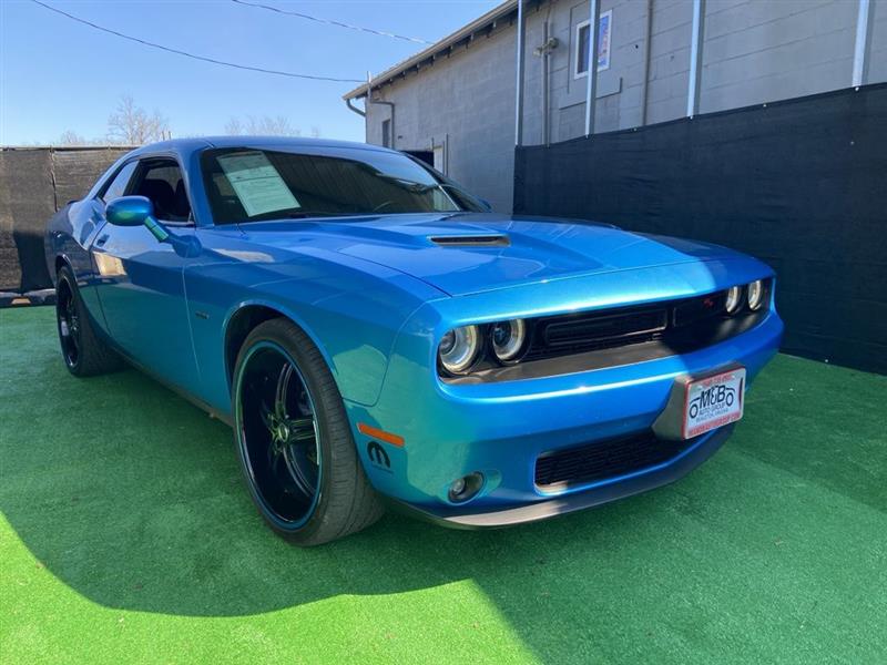 2015 Dodge Challenger R/T's photo