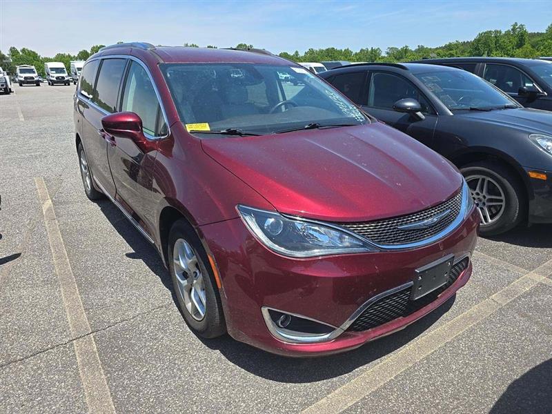 2017 Chrysler Pacifica Touring-L Plus's photo