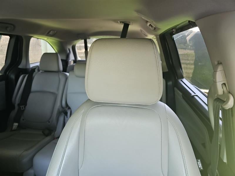 2018 Honda Odyssey EX-L - Photo 16