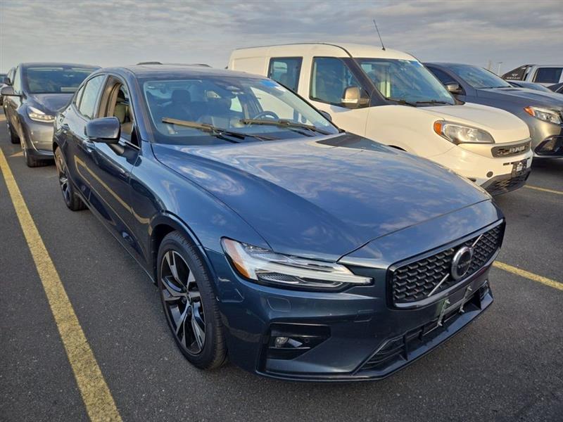 2023 VOLVO S60 Plus Dark Theme