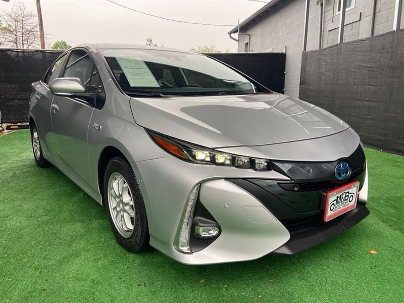 2022 Toyota Prius Prime Limited's photo