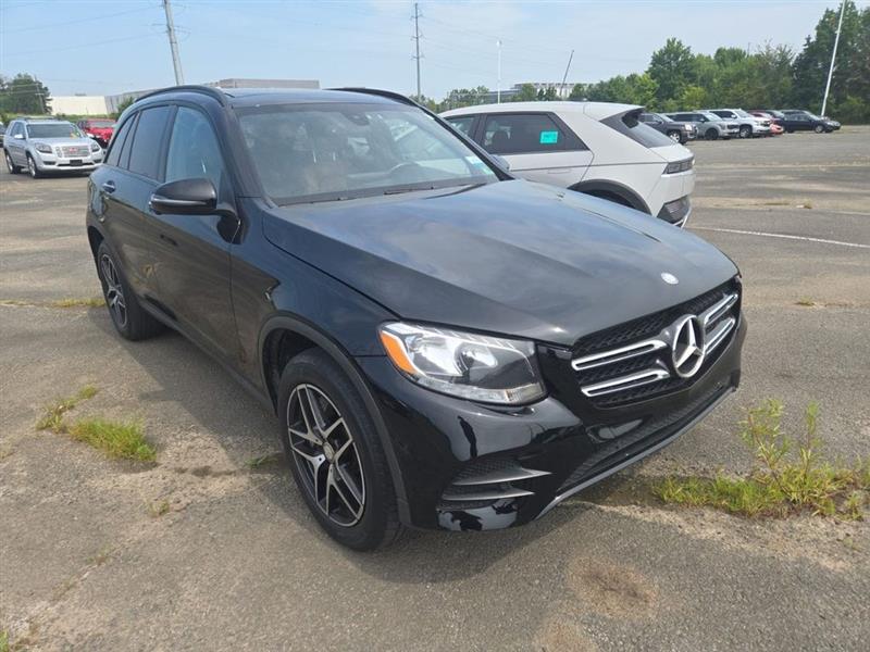 2017 Mercedes-Benz GLC GLC300 - Photo 2
