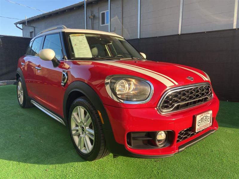 2019 MINI Countryman Cooper S ALL4 Signature's photo
