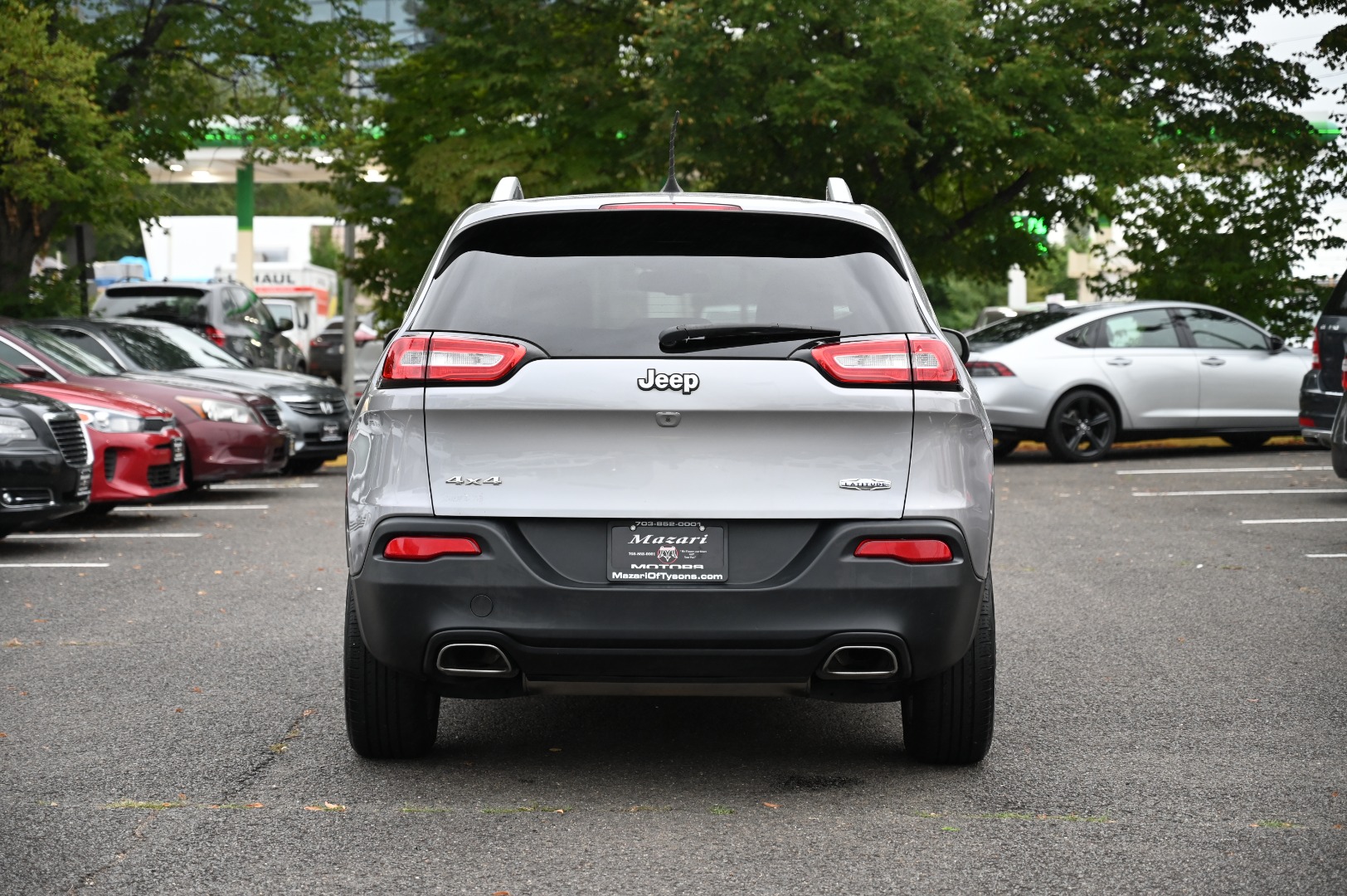 2018 Jeep Cherokee Latitude Plus - Photo 4